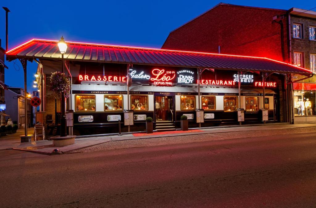 Hotel Leo Station, Villa Et Annexes Bastogne Luaran gambar